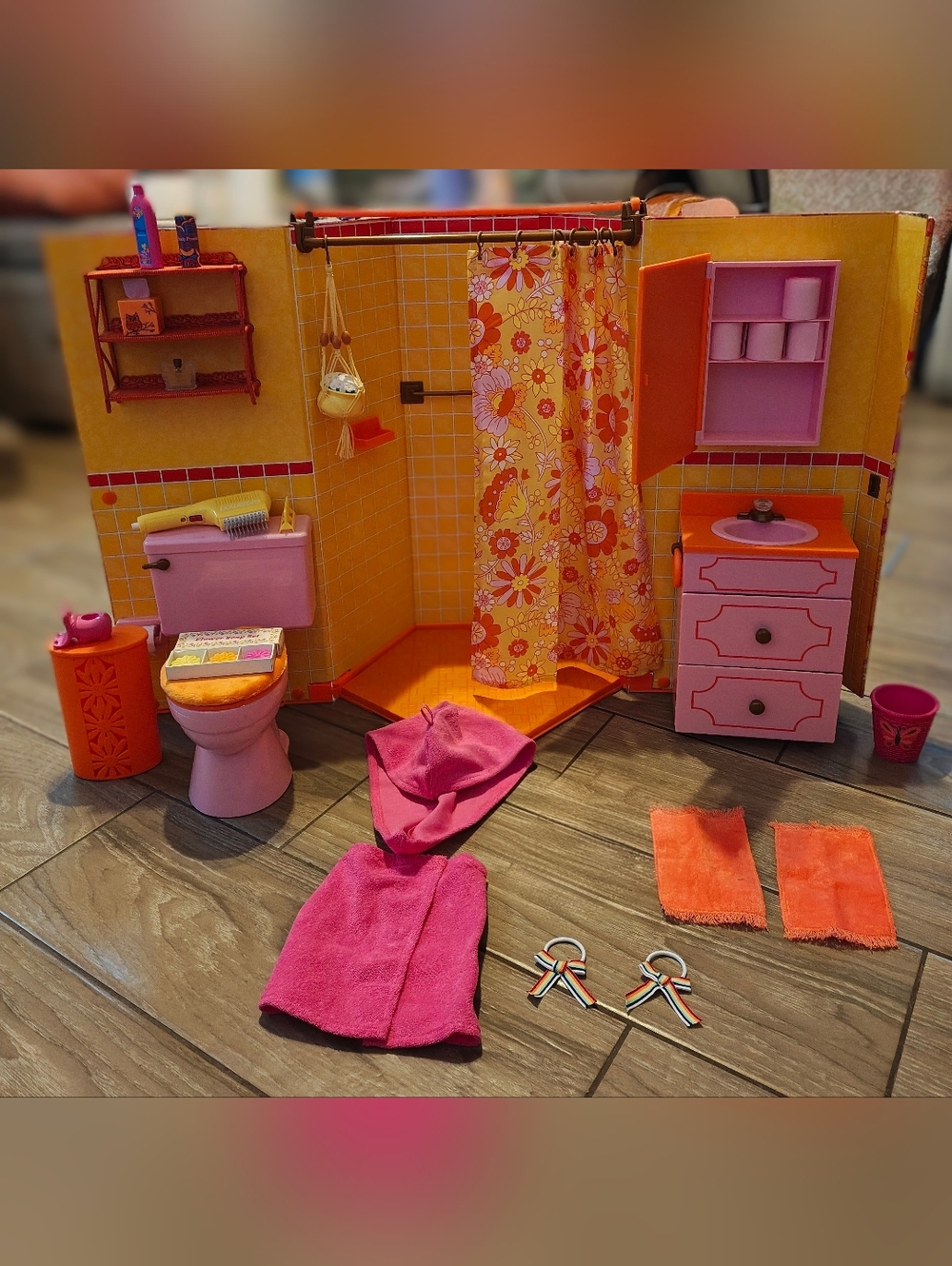The American Girl Doll Groovy Bathroom Set With All Accessories - Picture 4 of 13